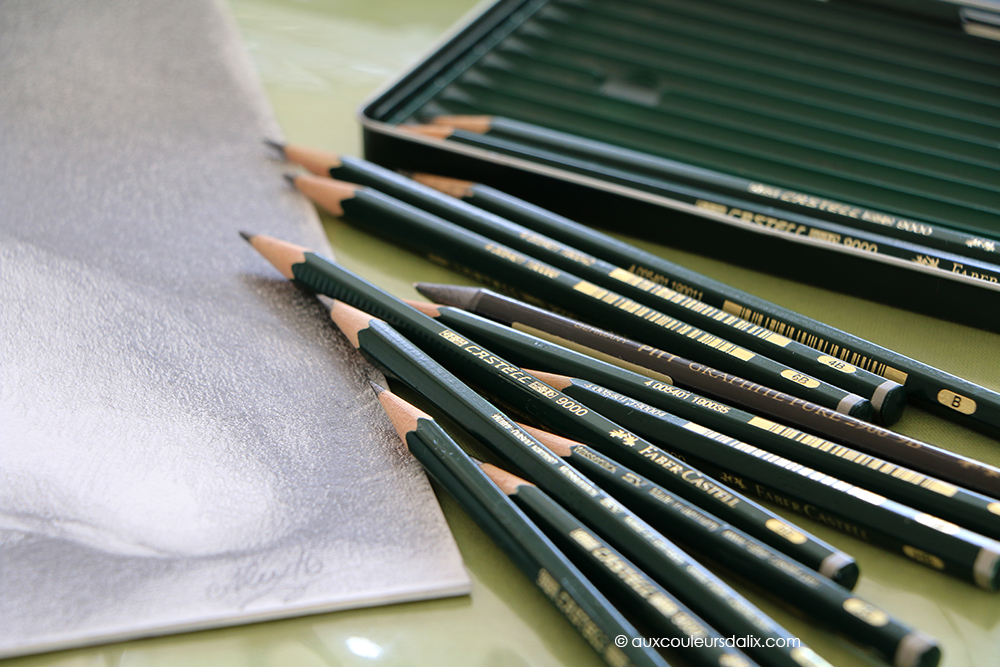 Le crayon graphite Castell 9000 de Faber-Castell - Aux couleurs d'Alix